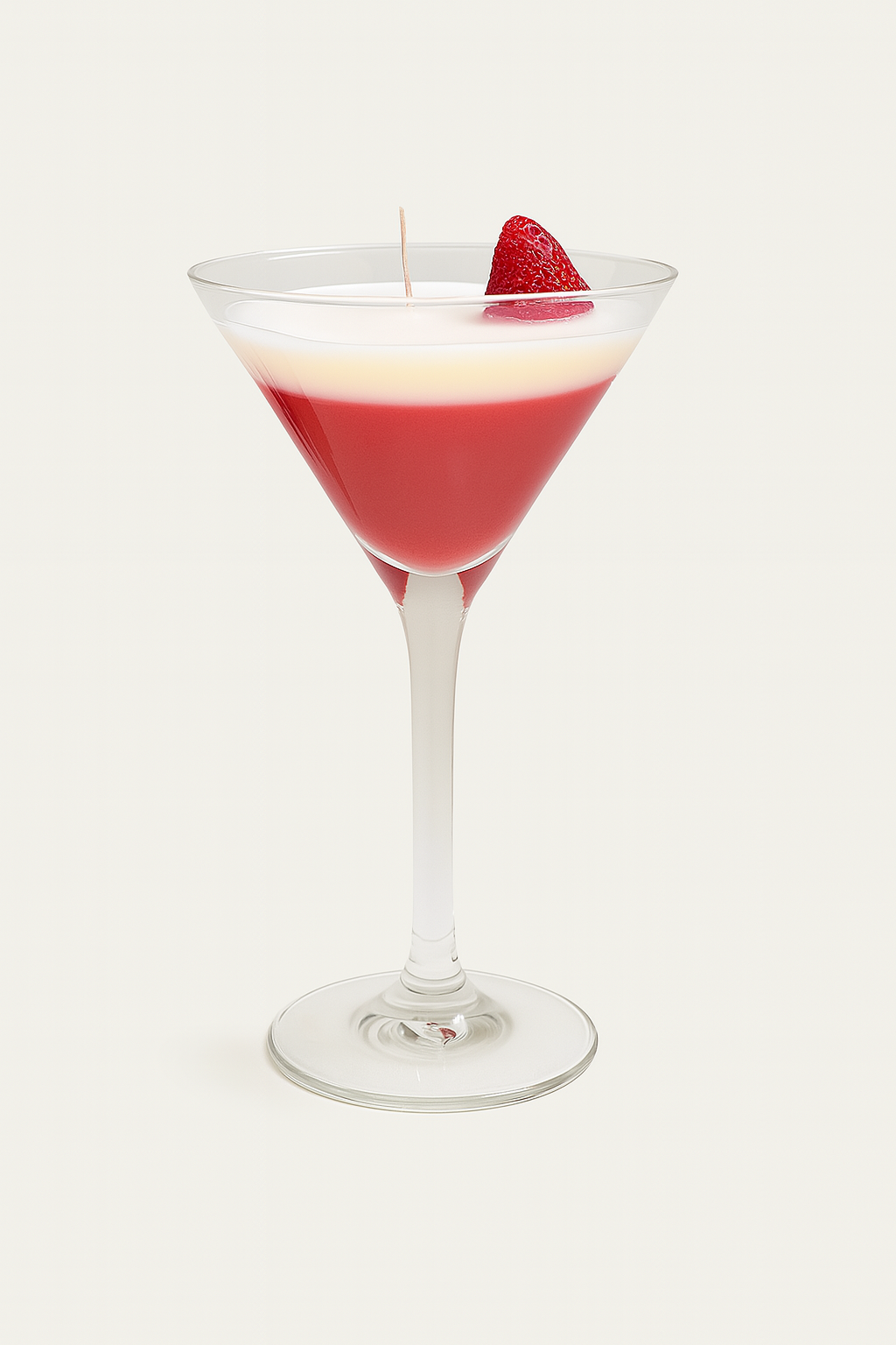Handgegossene Kerze im Martini-Glas mit Erdbeerduft – perfektes Geschenk für Sie, Geburtstage oder stilvolle Deko. Sieht echt aus, duftet herrlich! Kandlewax Studio